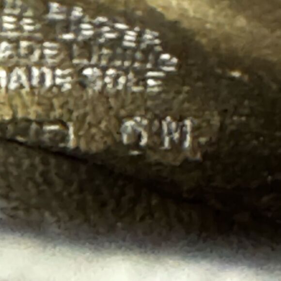 👡✨ Gianni Bini Metallic Gold Leather Flats – Size 6 ✨👡 - Picture 9 of 10